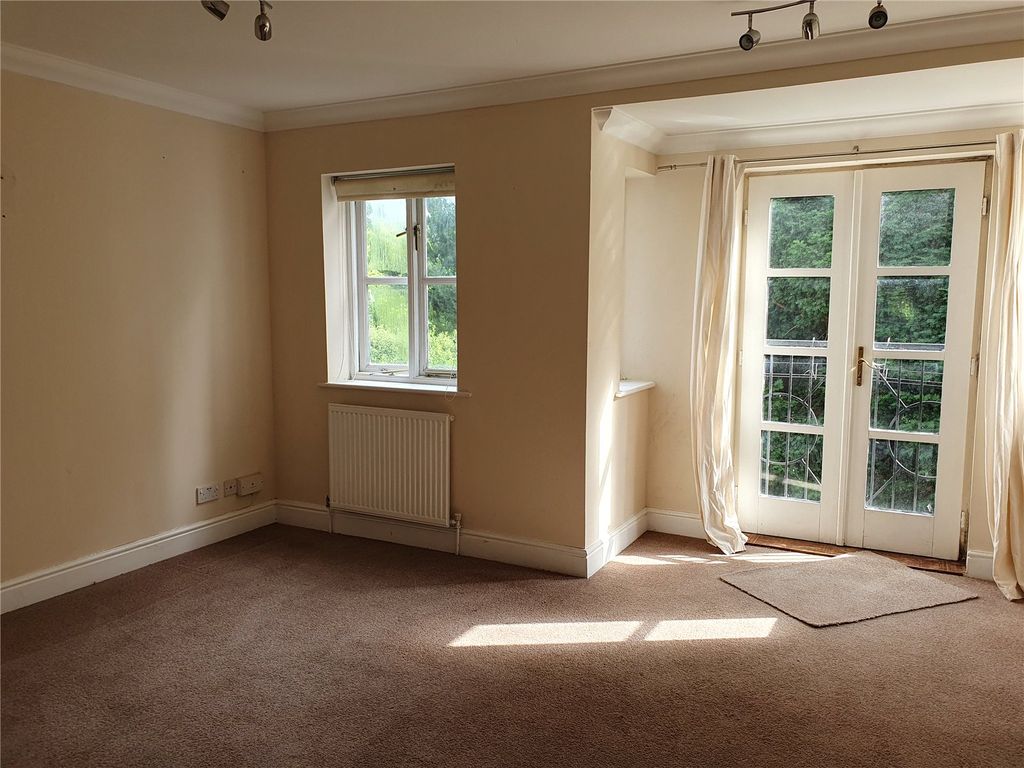 Property photo 2 of 8 Living Room