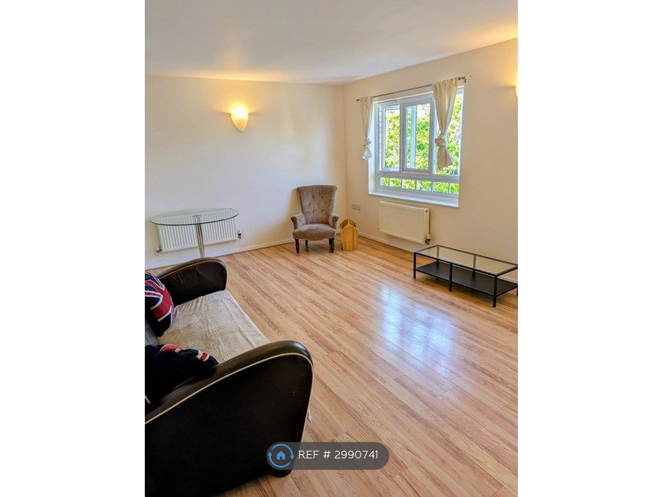 Property photo 2 of 10 Lounge Area