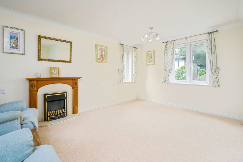 Property photo 3 of 14