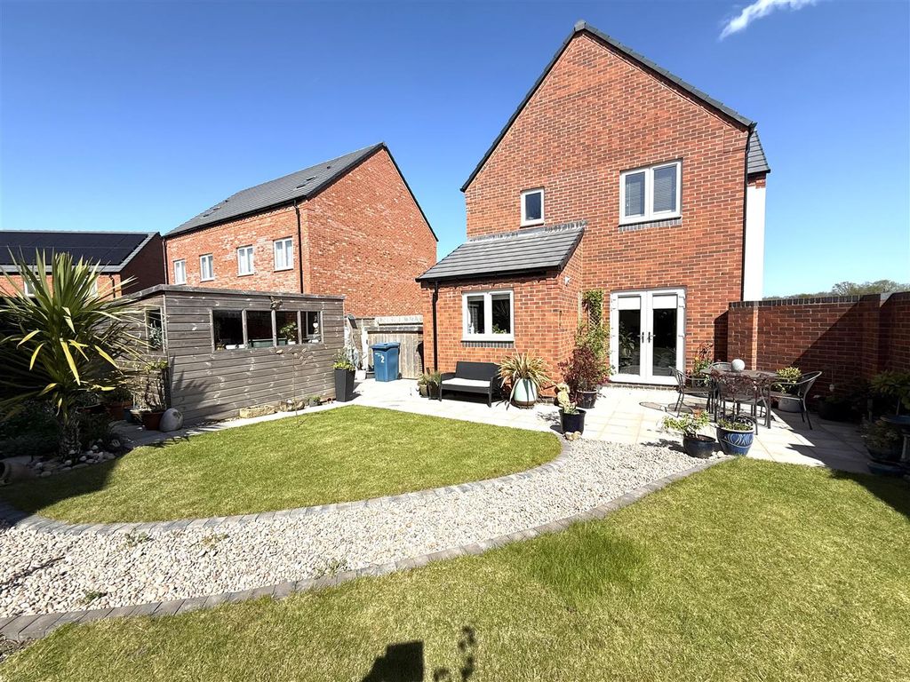 Property photo 2 of 27 2 Wedge Rear.Jpeg