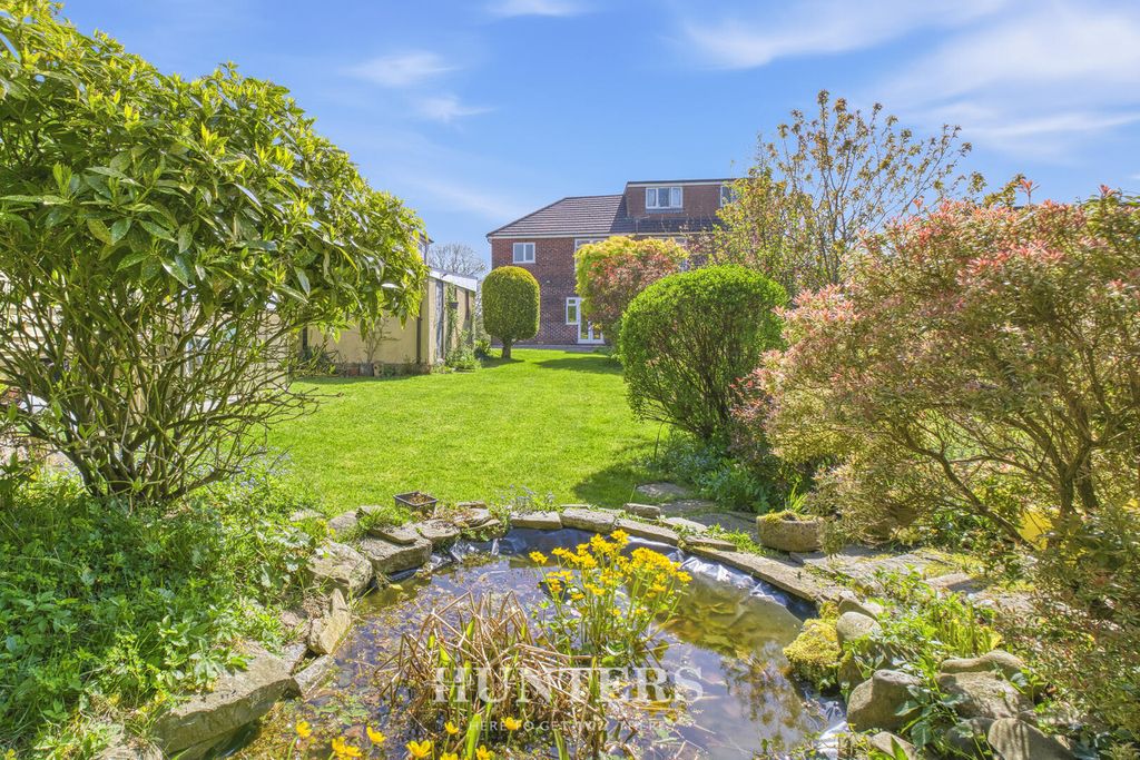 Property photo 1 of 21 Rear Garden