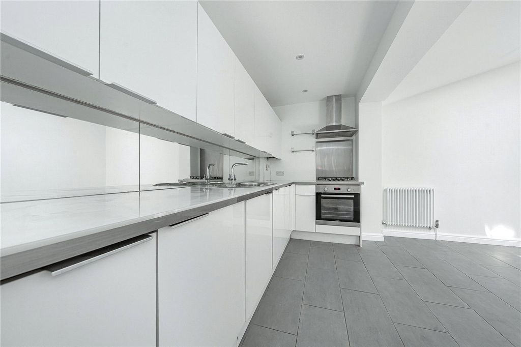 Property photo 3 of 13 Picture No. 23