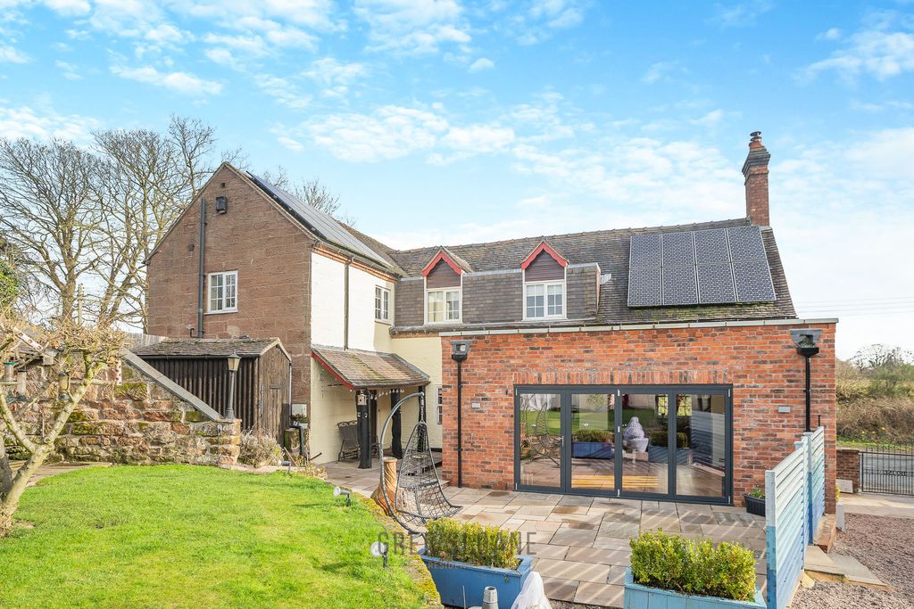 Property photo 1 of 31 Exterior (Rear)