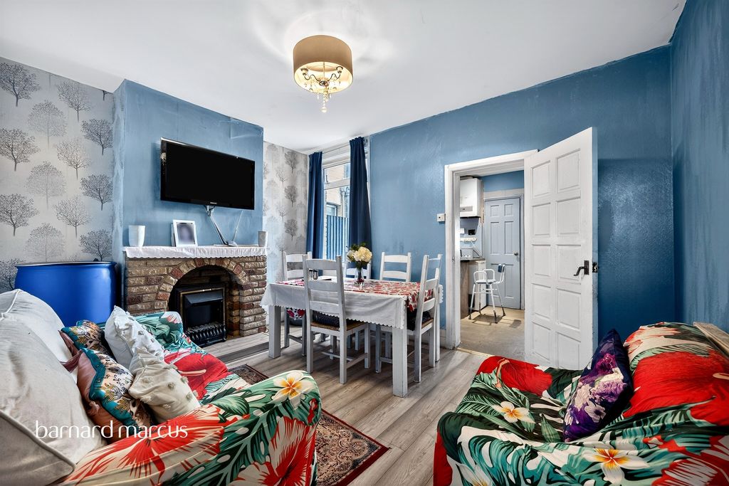 Property photo 3 of 15