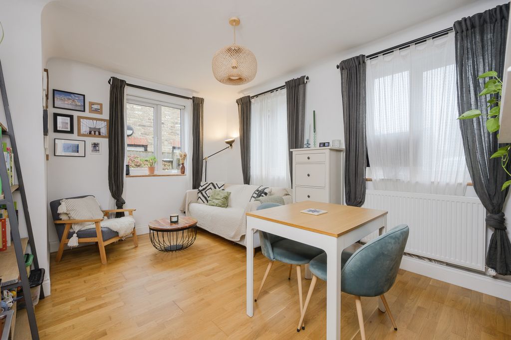 Property photo 2 of 8 Picture No. 07