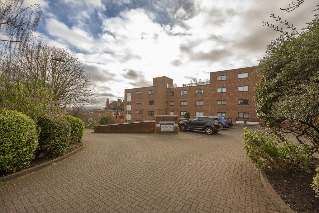 Property photo 1 of 2