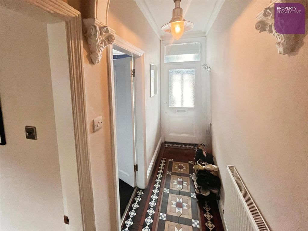 Property photo 2 of 15 Entrance Porch