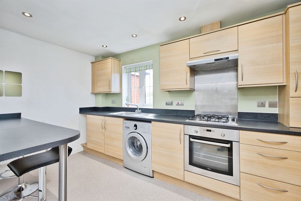 Property photo 2 of 19