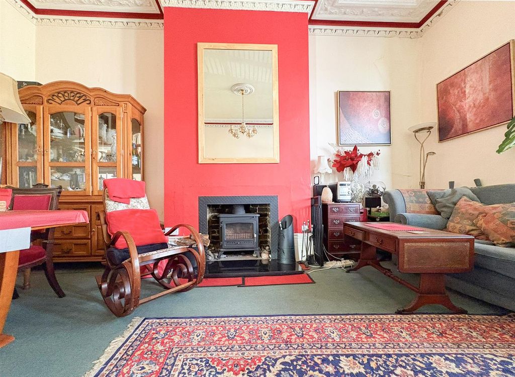 Property photo 3 of 10 Living Room