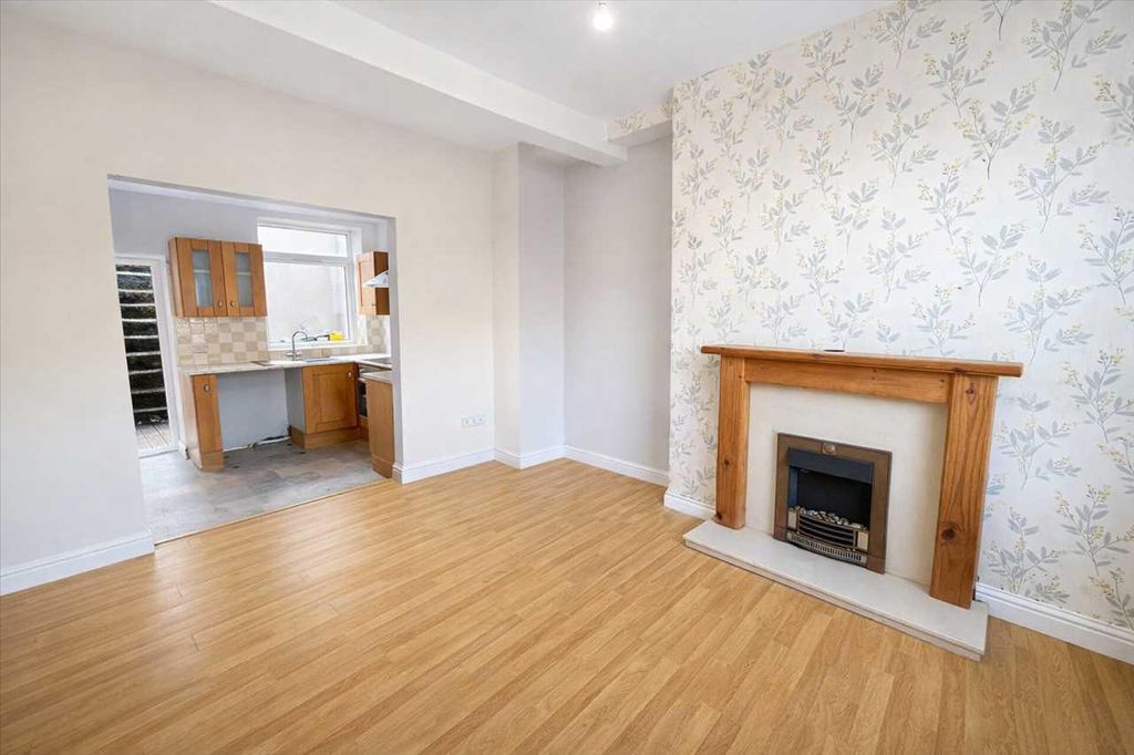 Property photo 3 of 19