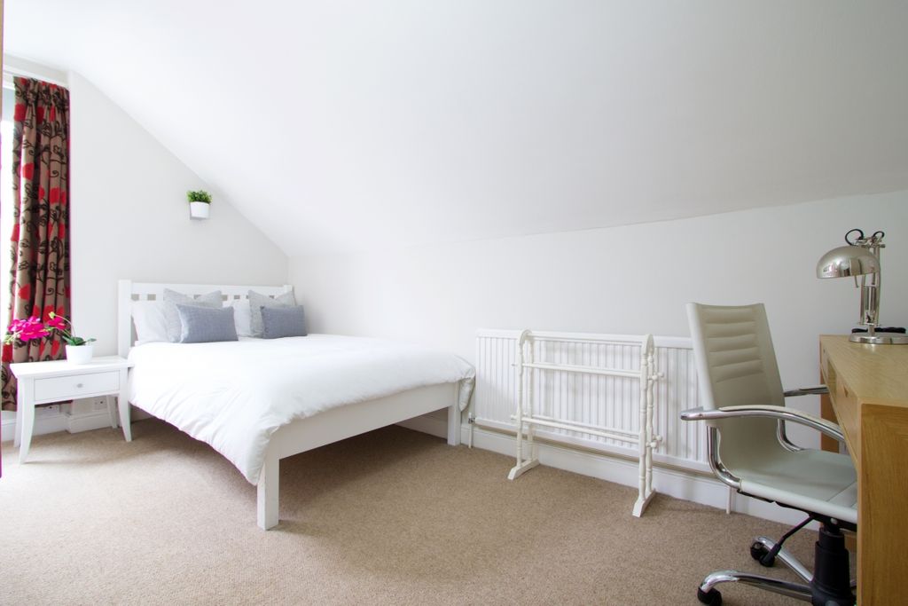 Property photo 2 of 17 Photo 1