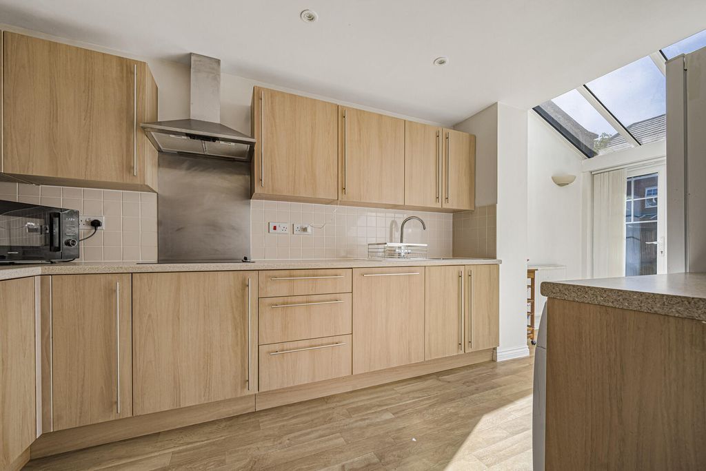 Property photo 2 of 20 Kitchen
