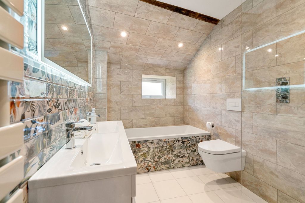 Property photo 3 of 36