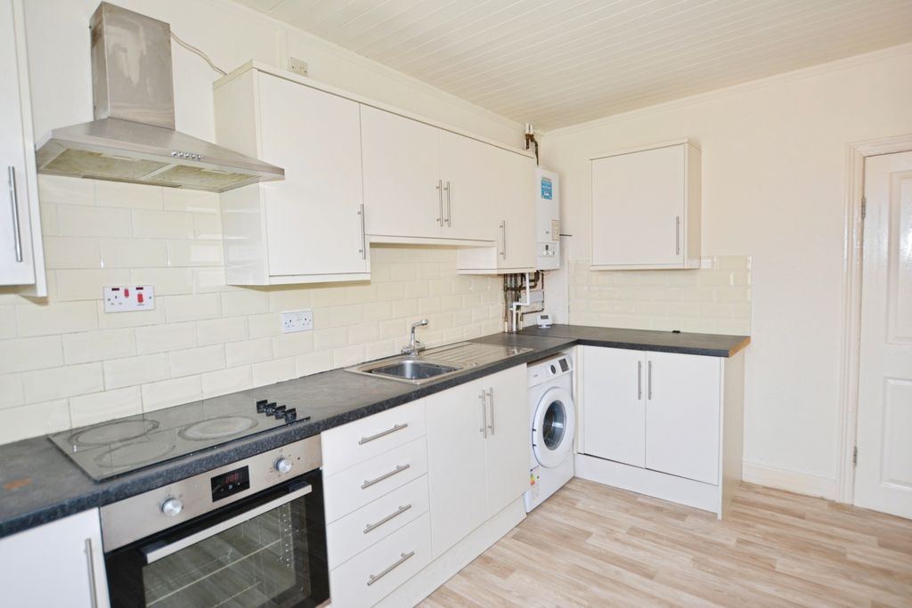 Property photo 3 of 9 Breakfast Kitchen.