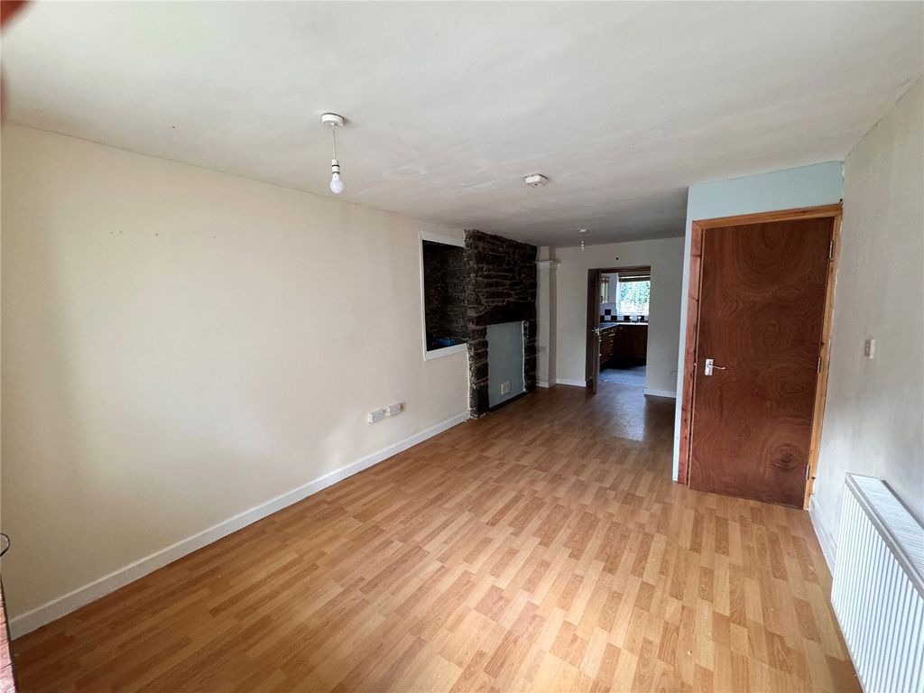 Property photo 2 of 11 Picture No. 18