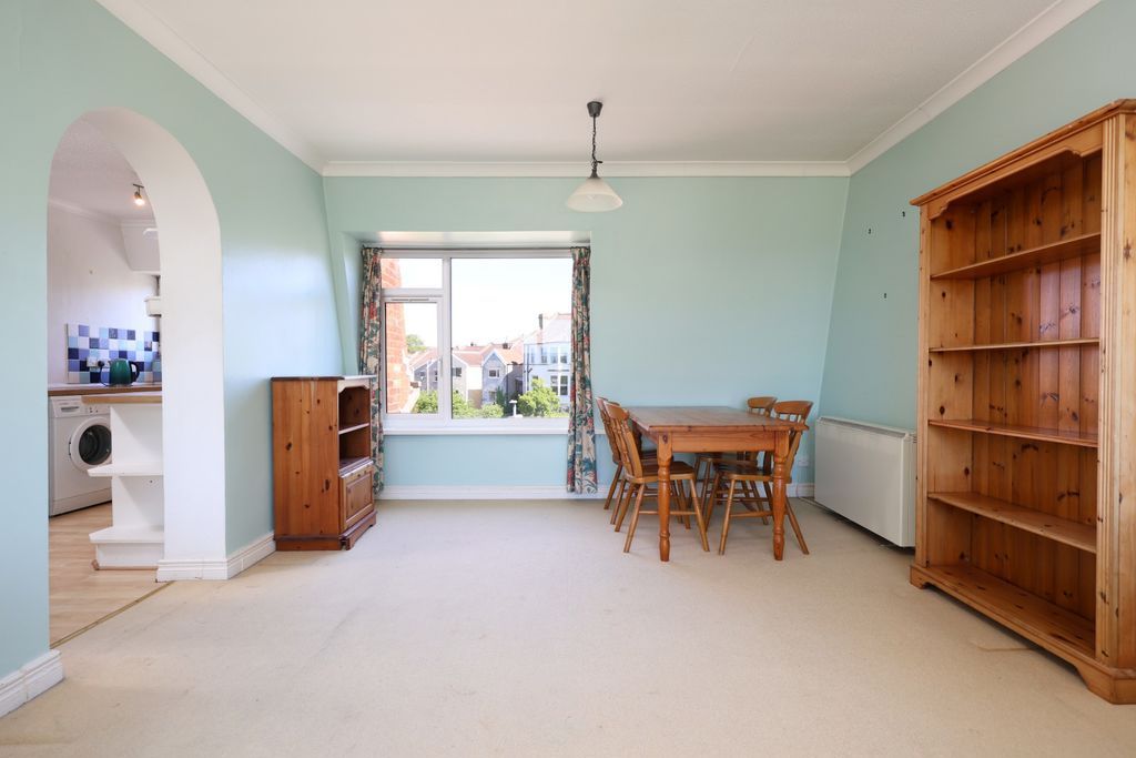 Property photo 3 of 14 Dining Area