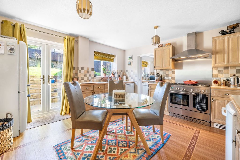 Property photo 3 of 20