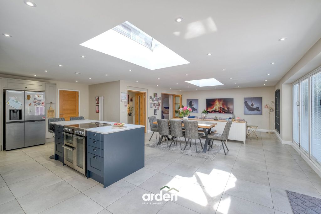 Property photo 2 of 23