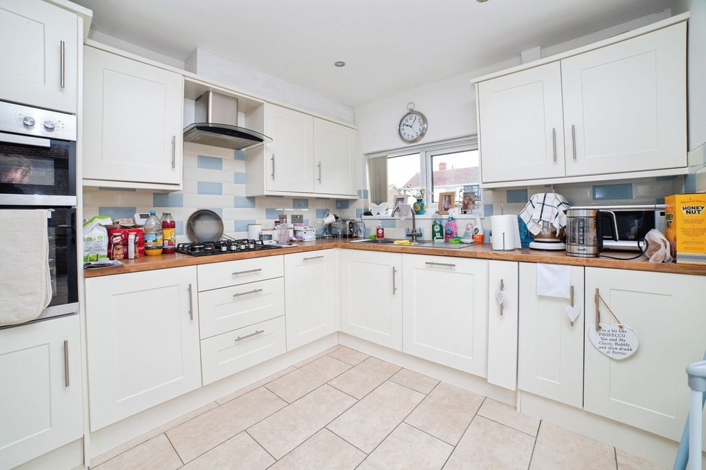 Property photo 3 of 22 Kitchen Dining Room