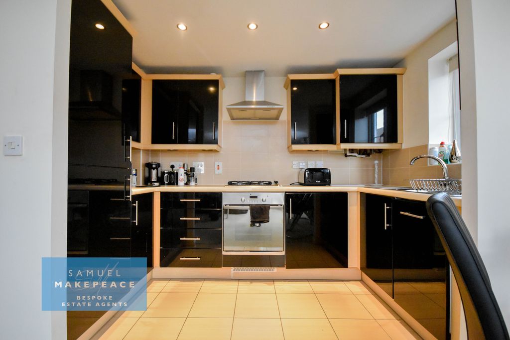 Property photo 3 of 9 Ravensbourne (1)