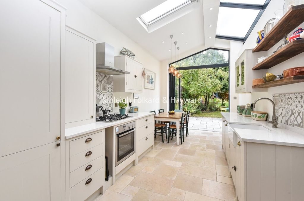 Property photo 3 of 12 22Ad52Da-505F-49Bc-B