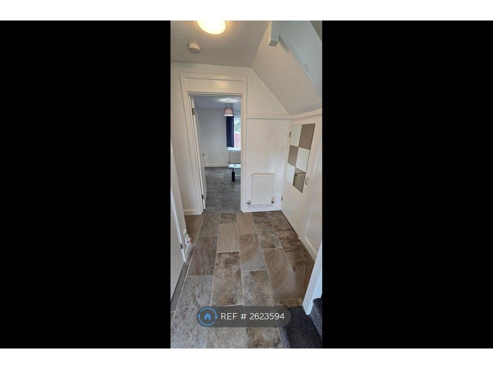 Property photo 3 of 34 Ground Floor Landing