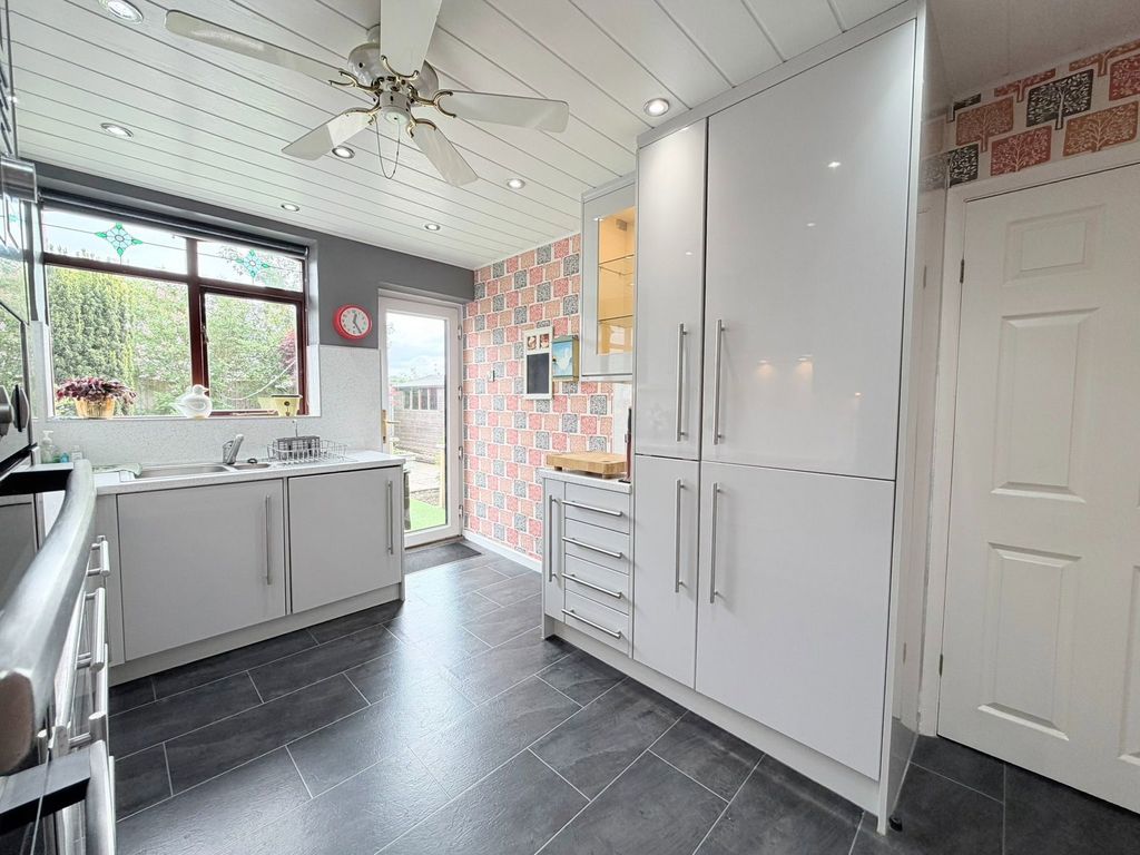 Property photo 3 of 25