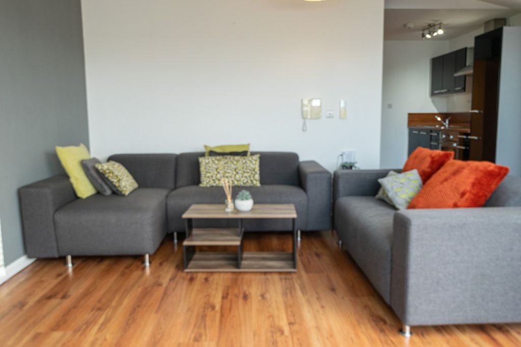 Property photo 2 of 21