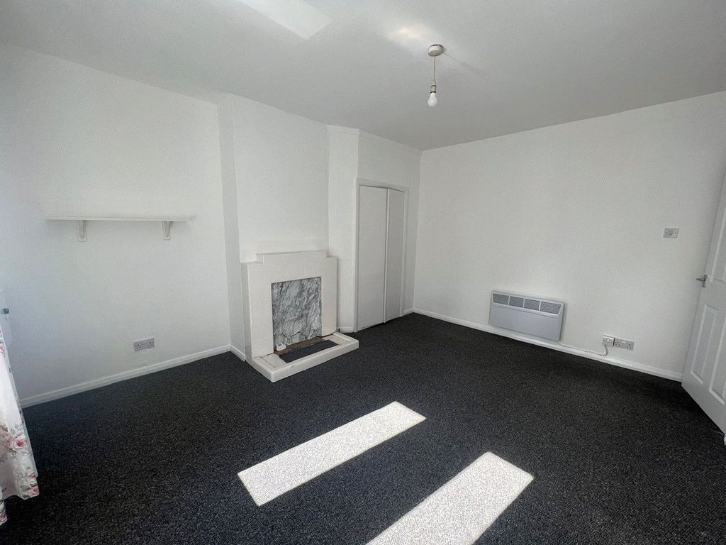 Property photo 2 of 11 Picture No. 22