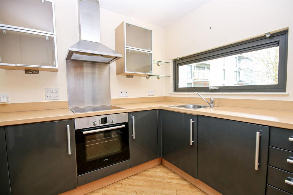 Property photo 3 of 11 6-Img_8826.Jpg