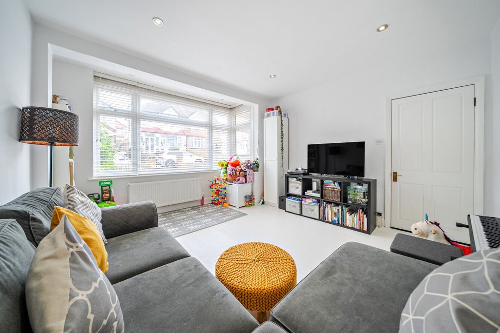Property photo 1 of 13 1525923-19-6Ab555...