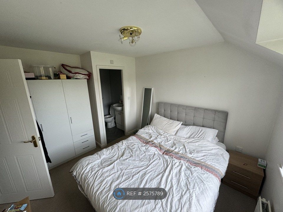Property photo 3 of 14 Bedroom 1