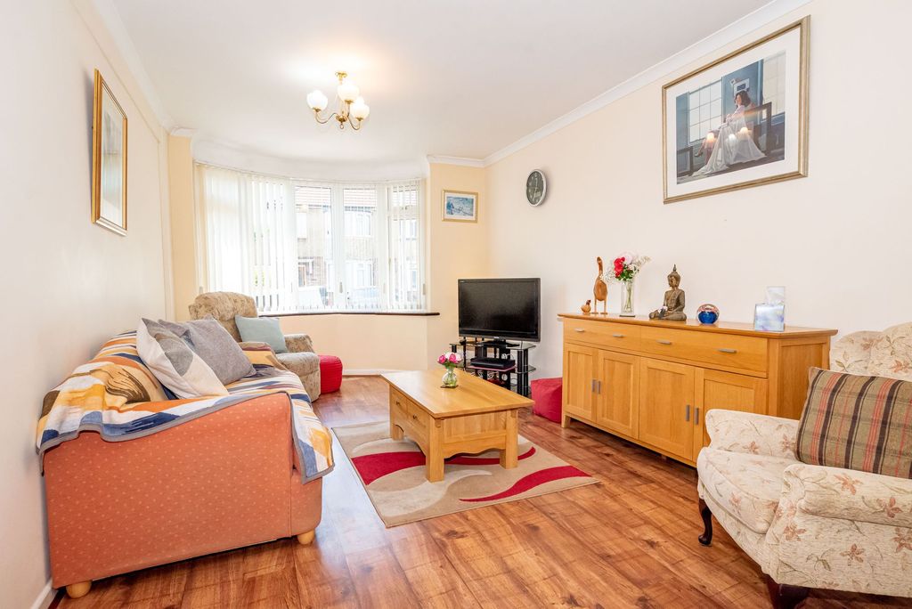 Property photo 2 of 12