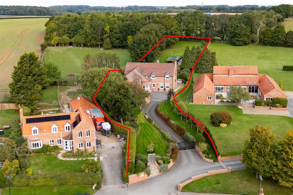 Property photo 1 of 42 Location