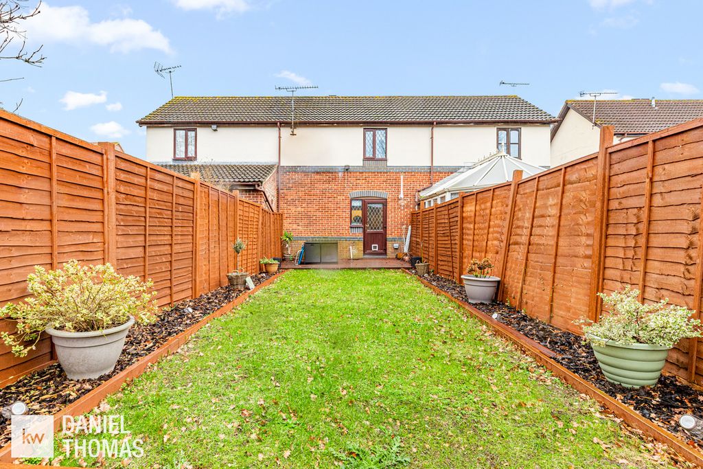 Property photo 2 of 20