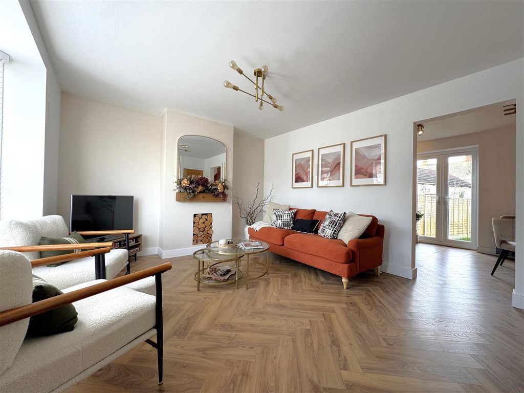 Property photo 3 of 12 3.Jpeg