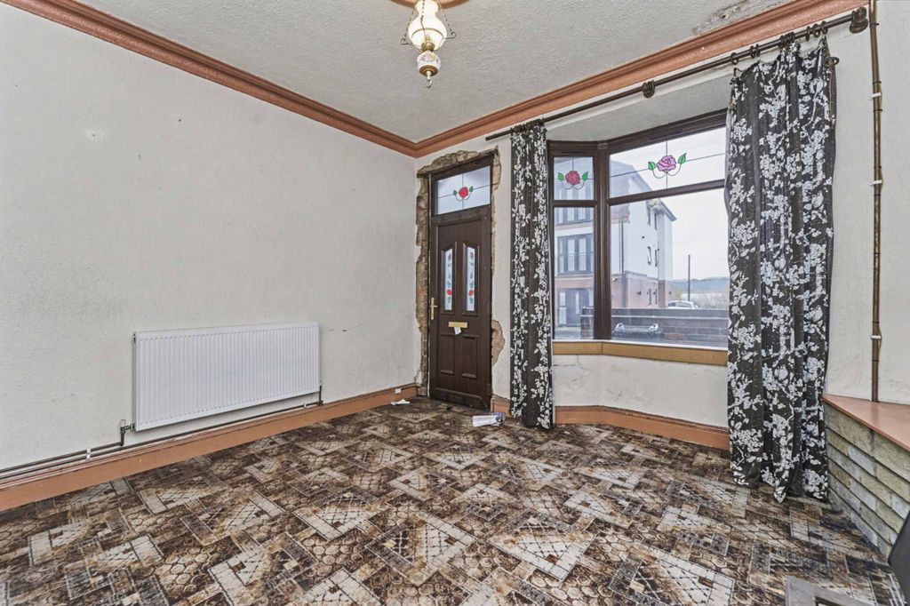 Property photo 3 of 26