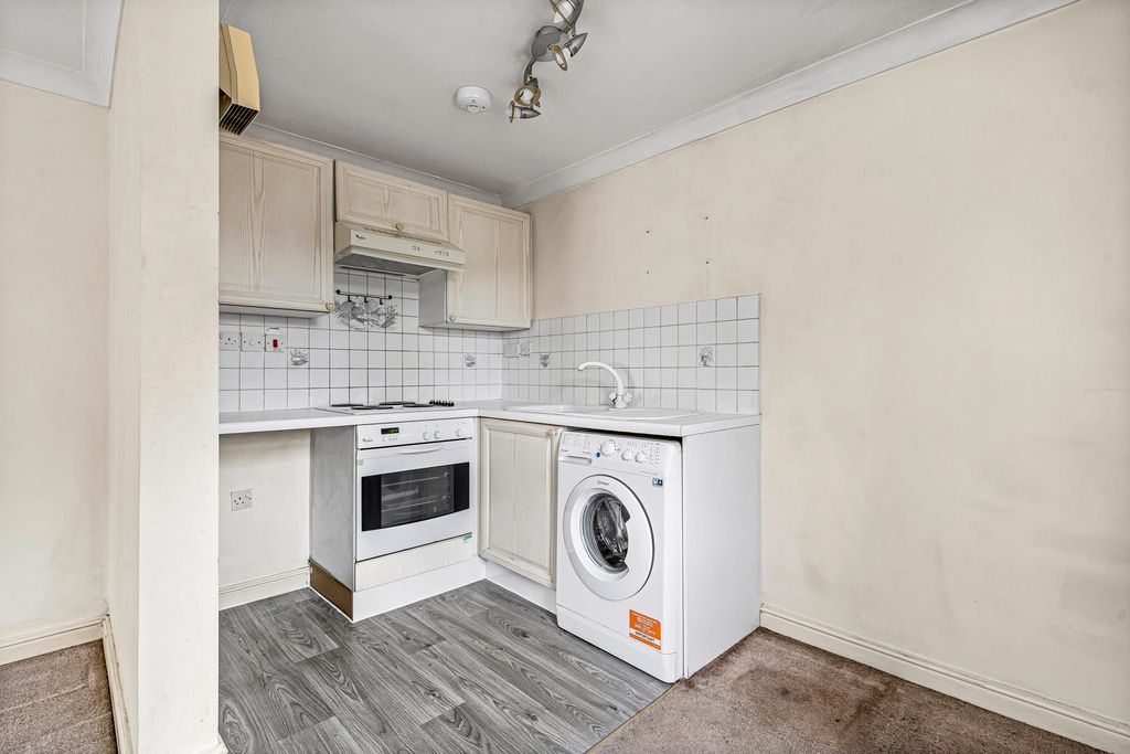 Property photo 3 of 15 Kitchen