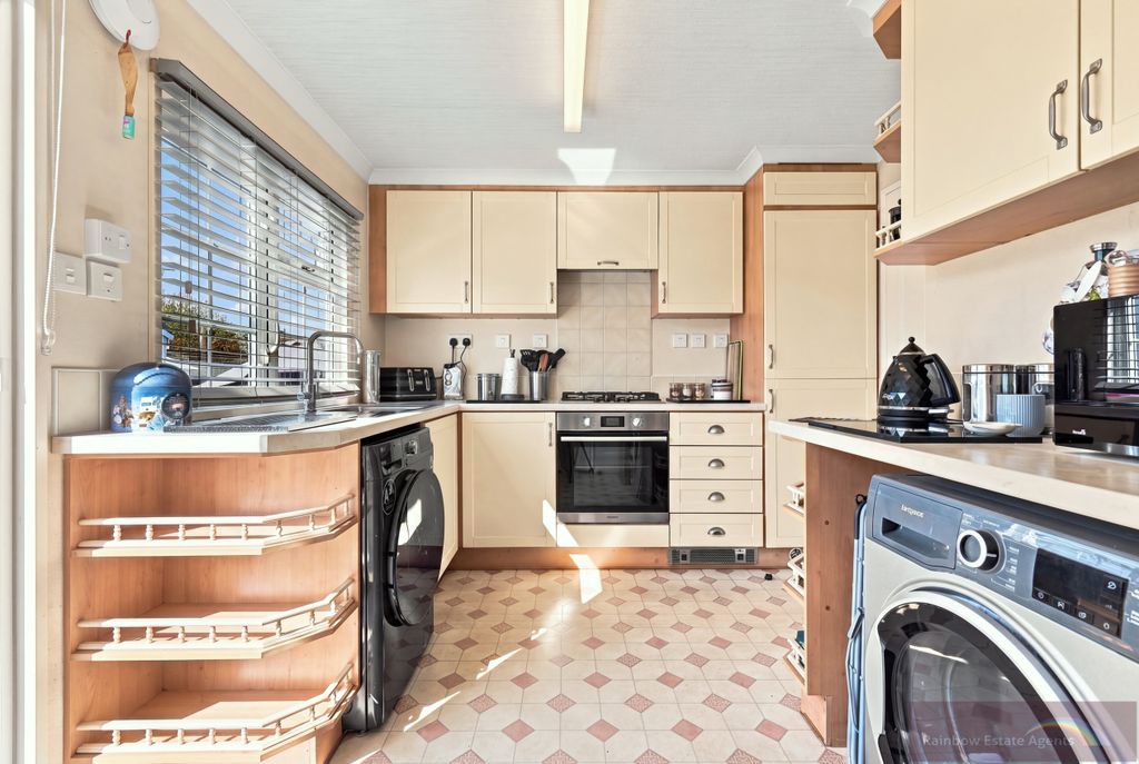 Property photo 3 of 22