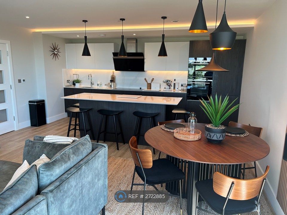 Property photo 3 of 27 Kitchen / Dinning Area