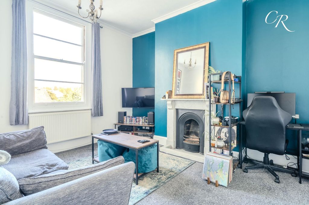 Property photo 2 of 9