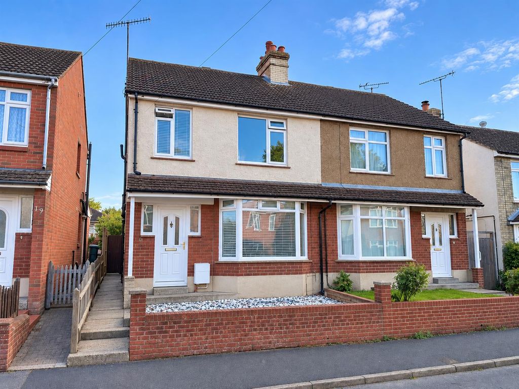 Property photo 1 of 11