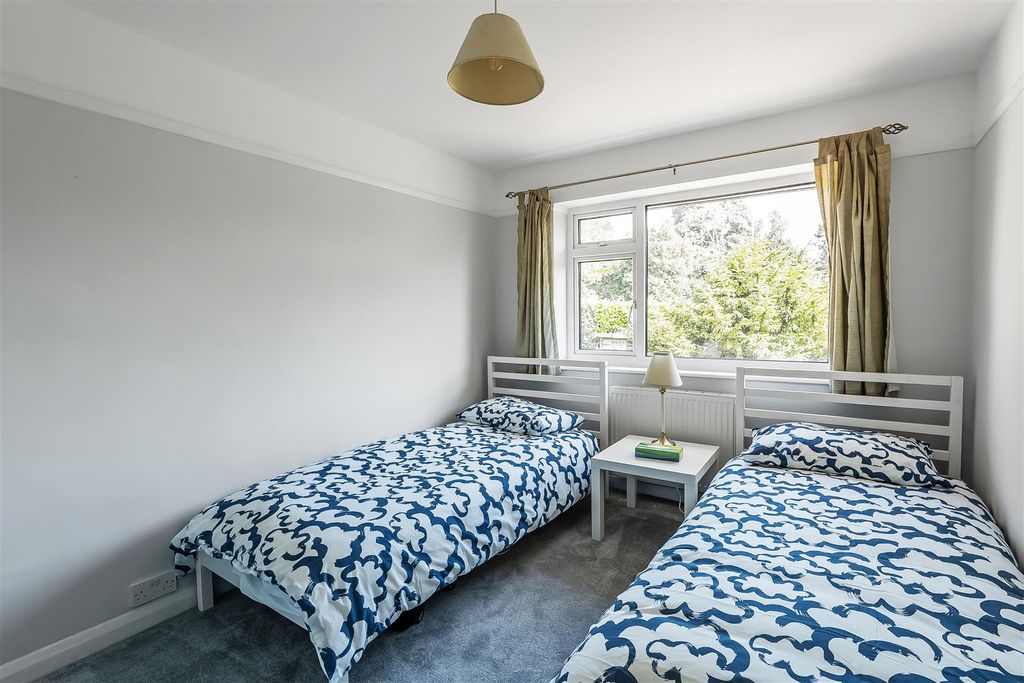 Additional image 7 of 2 bed maisonette for saleMinchin Close, Leatherhead KT22