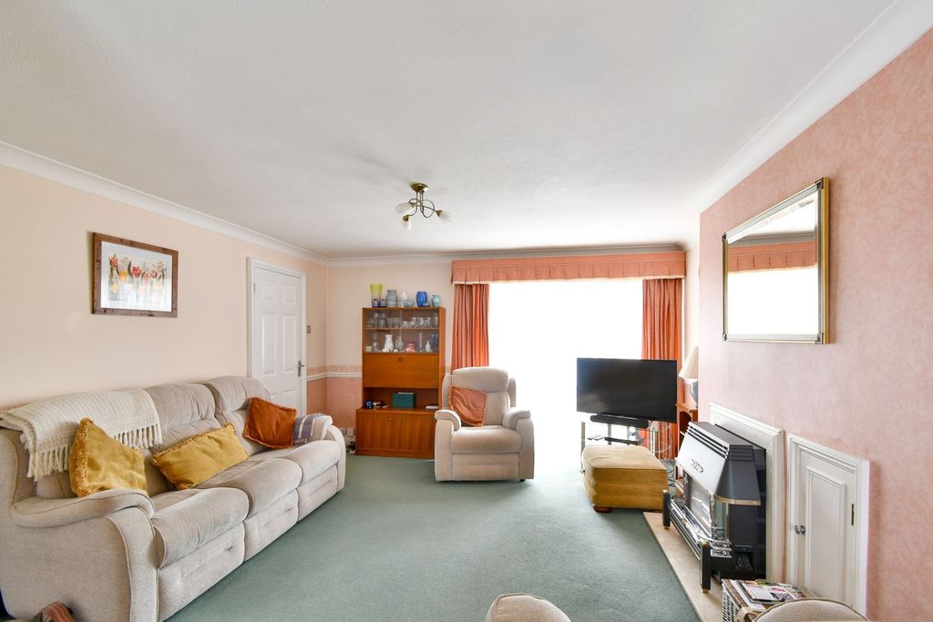 Property photo 2 of 16