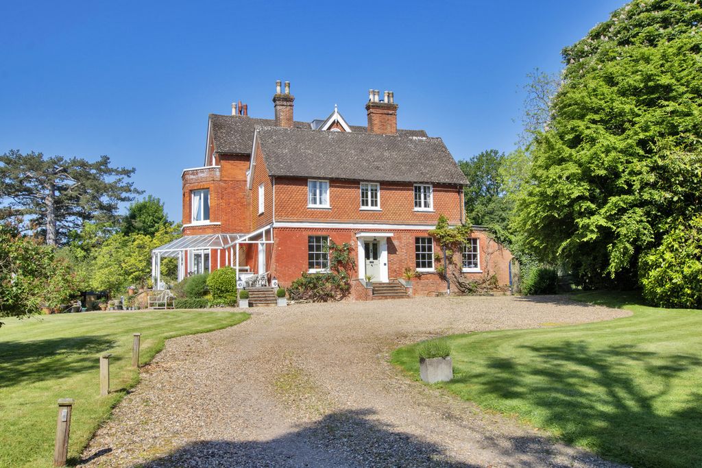 Property photo 2 of 34