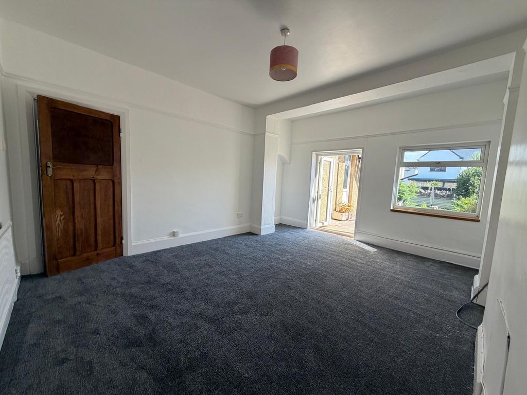 Property photo 3 of 17 Living Room  Porthcawl Cf36
