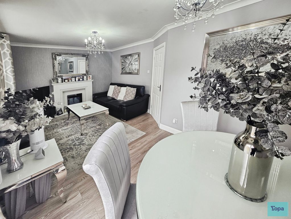 Property photo 3 of 20 Lounge/Diner