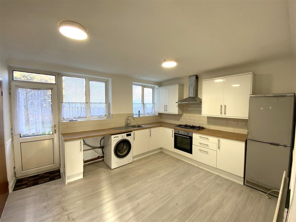 Property photo 3 of 9 Image00013.Jpeg