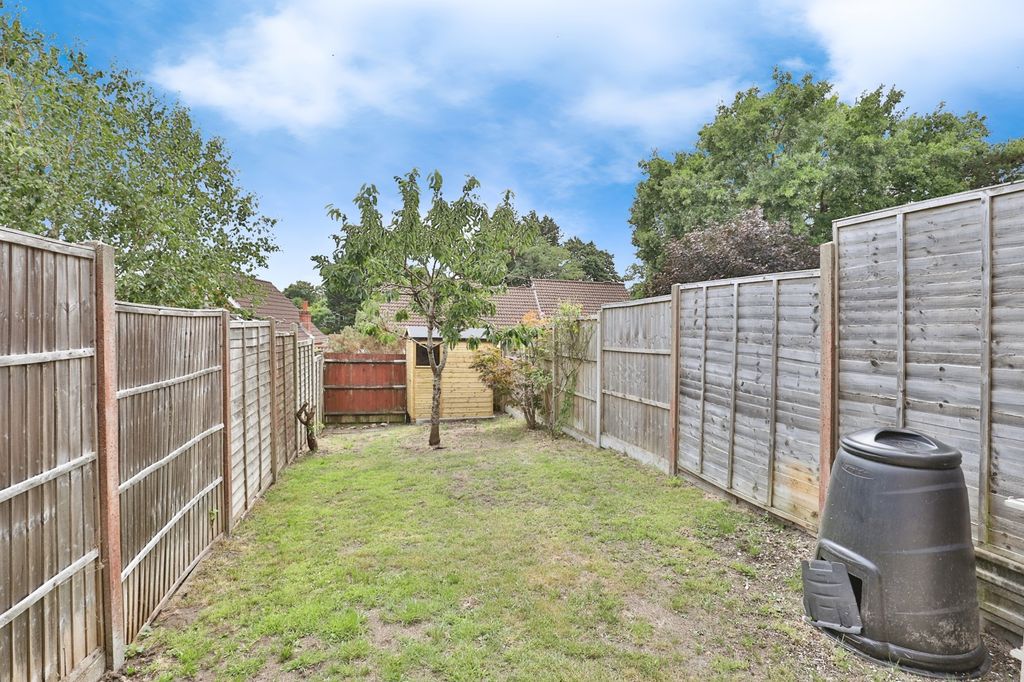 Property photo 2 of 13 Garden