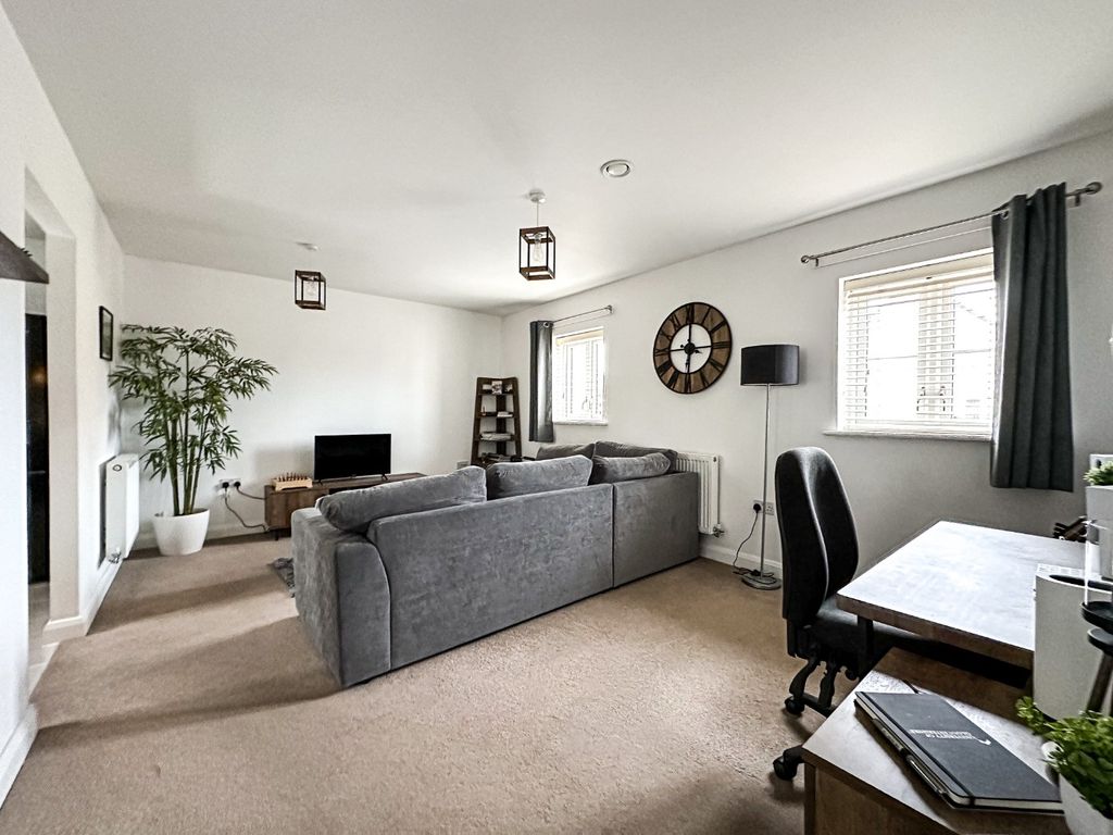 Property photo 3 of 13 45842612